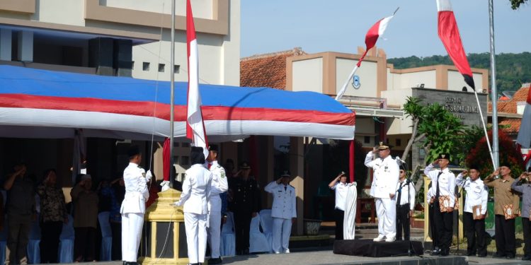 Upacara Peringatan HUT RI Ke-79 Kecamatan Garawangi